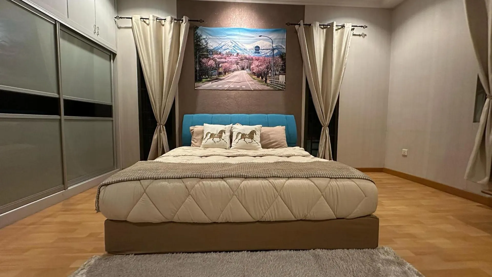 Holiday home Semid Cozy Home In Mount Austin Toppen Aeon Fix To 14Pax With 4Br Johor Bahru